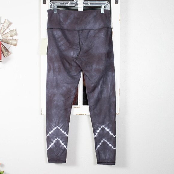 Halcyon Tie Dye Leggings Black Gray White High Rise M NWT Workout Casual - Picture 4 of 7